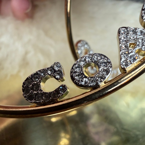 Coach Signature large hoop earrings in gold-tone brass with pavé crystals - Picture 4 of 4